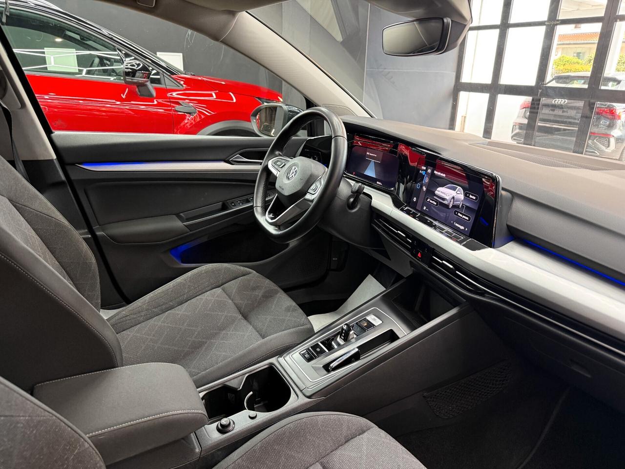 Volkswagen Golf 8 2.0 TDI 150CV DSG