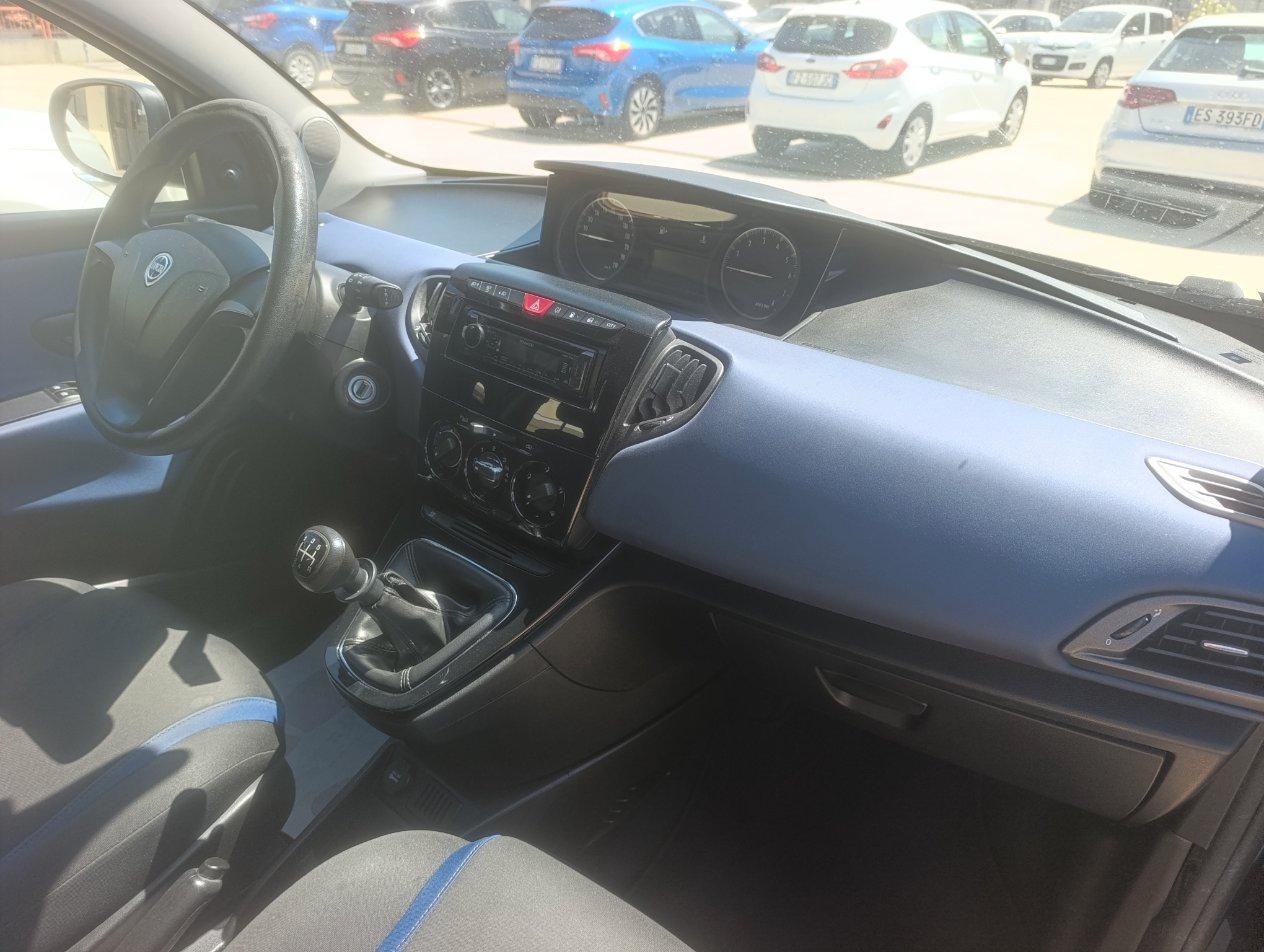 Lancia Ypsilon 5 Porte Ypsilon 1.2 Silver ecochic Gpl 69cv