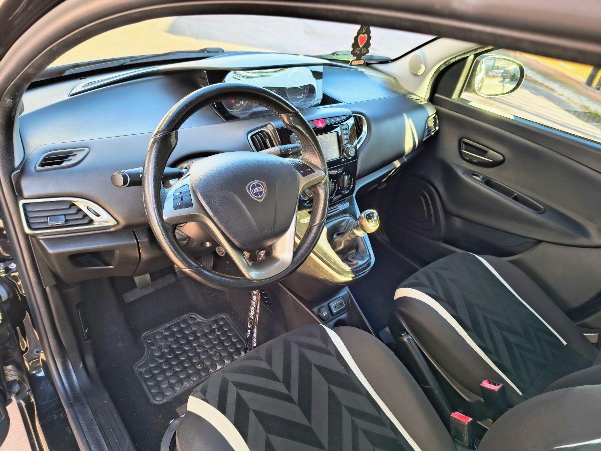 LANCIA - Ypsilon - 1.2 69 CV 5p. GPL Ecochic Gold