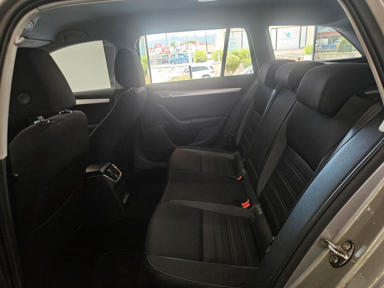 Skoda Octavia 2.0 TDI SCR 150 CV DSG Wagon Executive