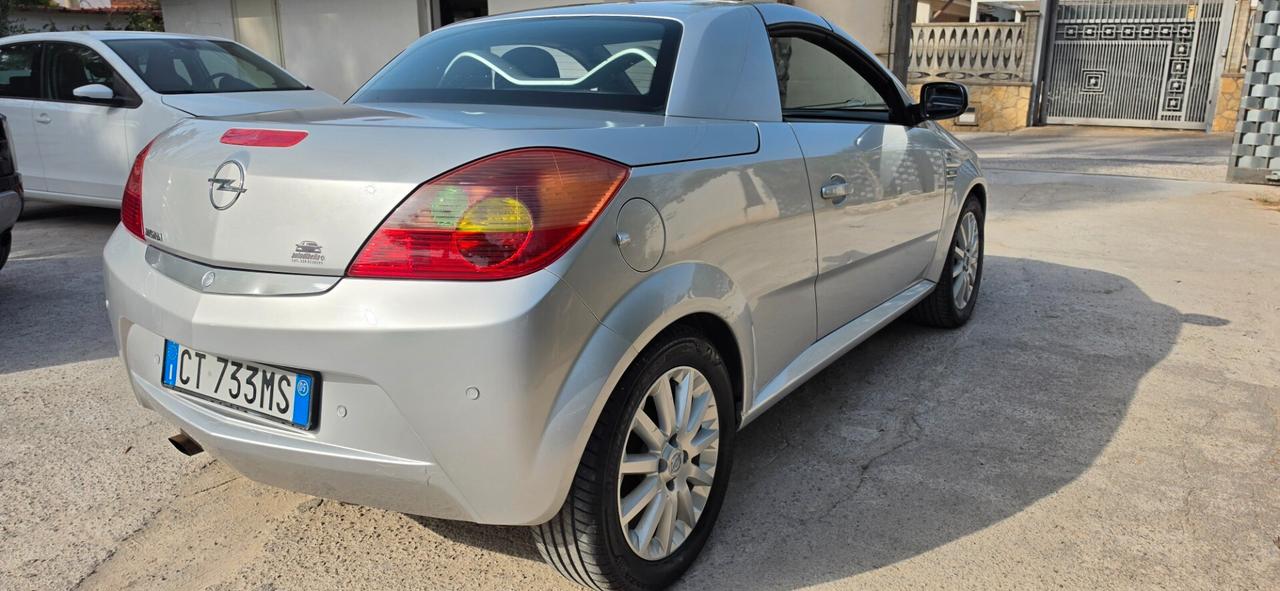 Opel Tigra TwinTop 1.4 16V Sport