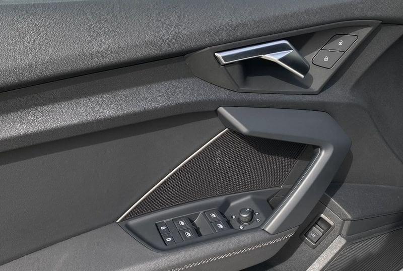 Audi A3 A3 SPB S Line interno ed esterno 2.0 TDI 150CV S-Tronic 35