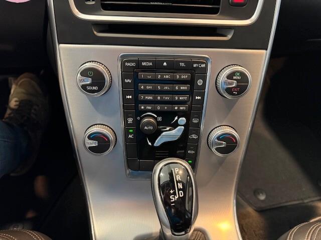 Volvo V60 Cross Country D3 Geartronic Business