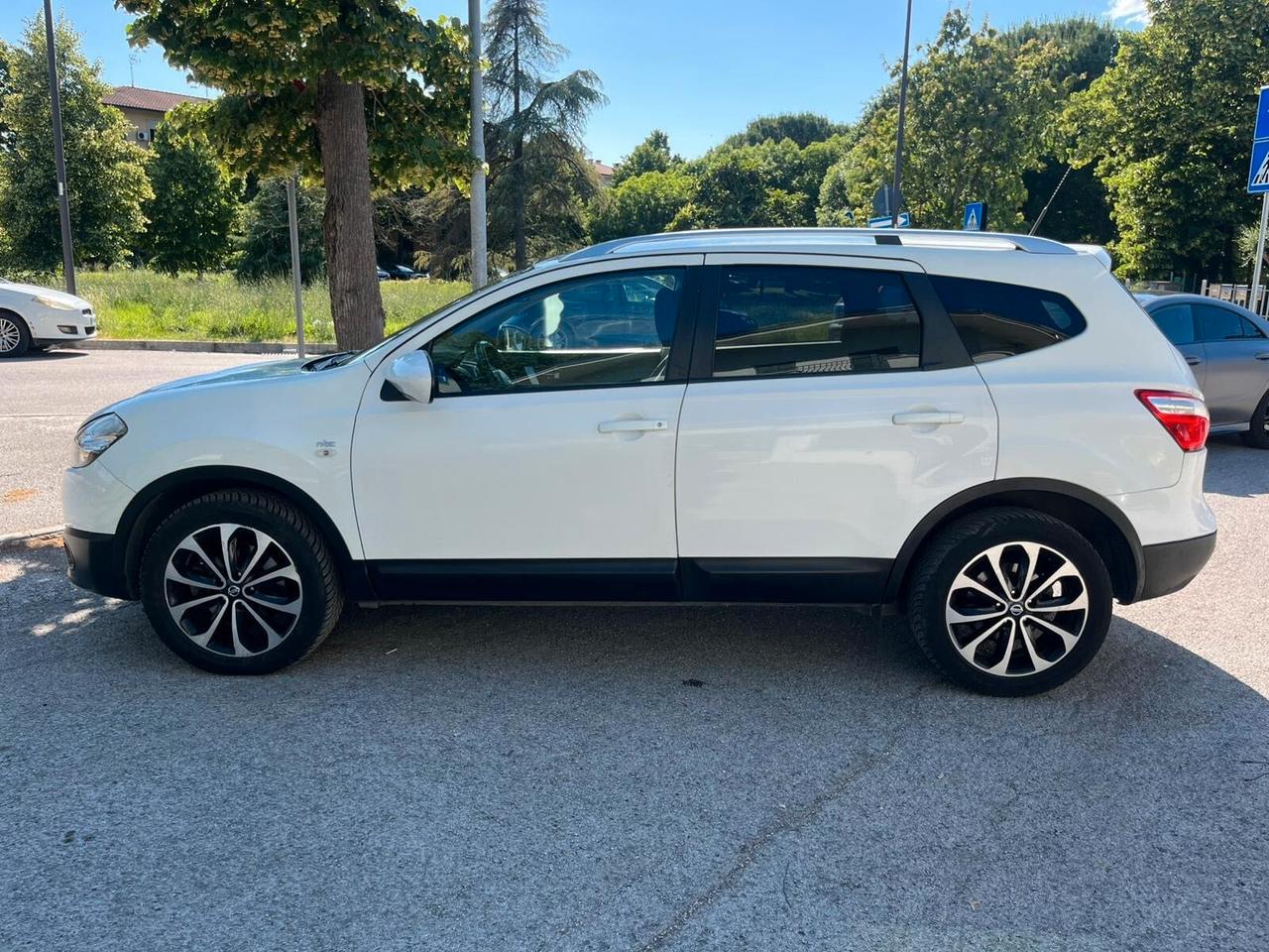 Nissan Qashqai Qashqai+2 2.0 dCi DPF Tekna