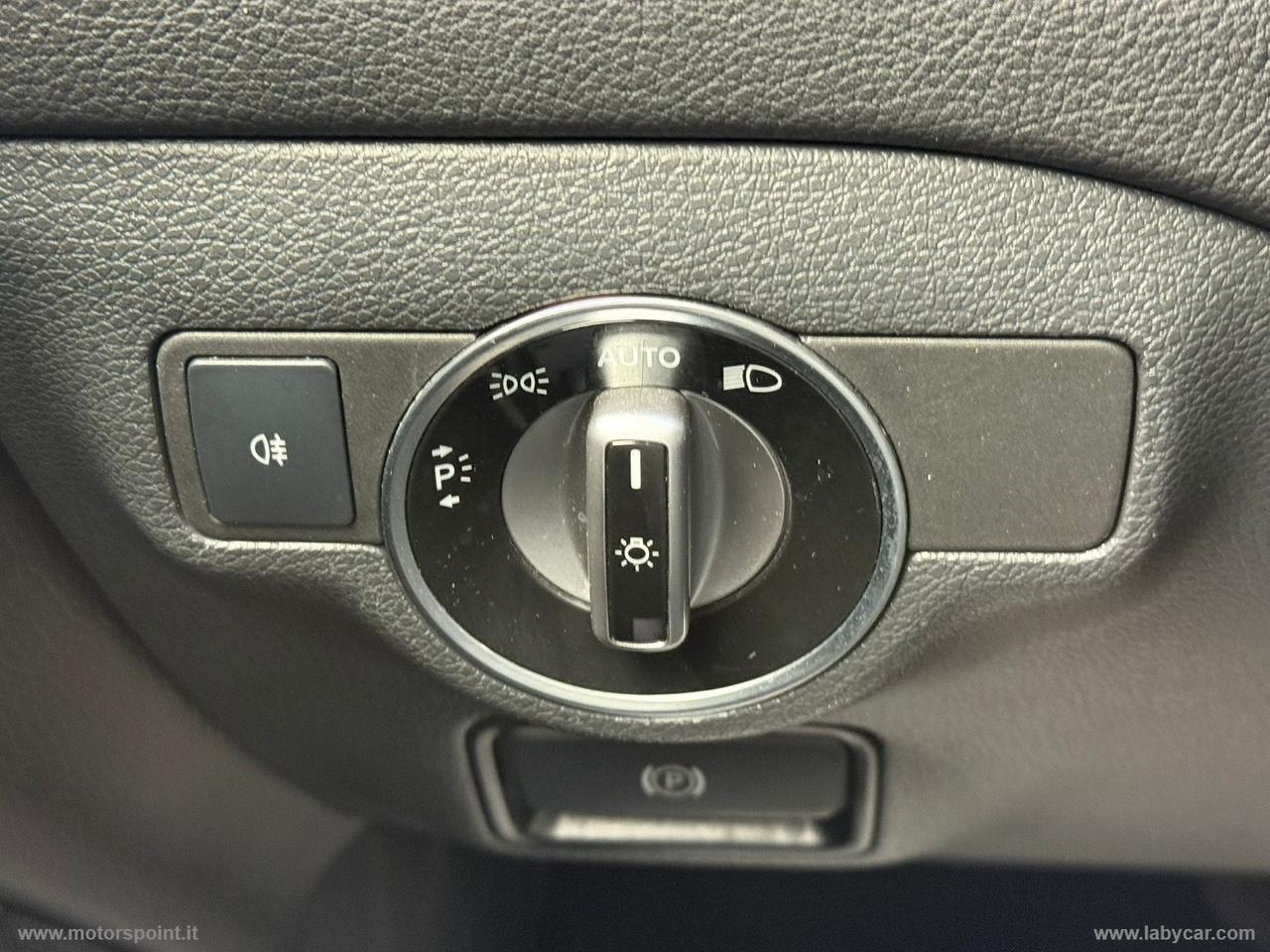 MERCEDES-BENZ GLA 200 d Automatic Sport NEOPATENTATI OK