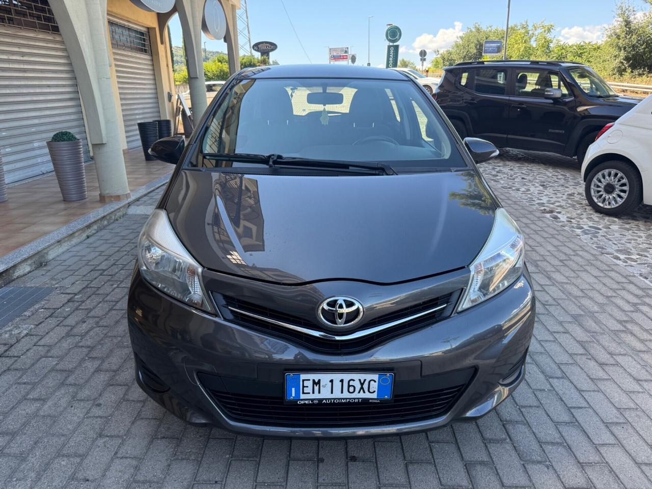 Toyota Yaris 1.0 5 porte Lounge neopatentati