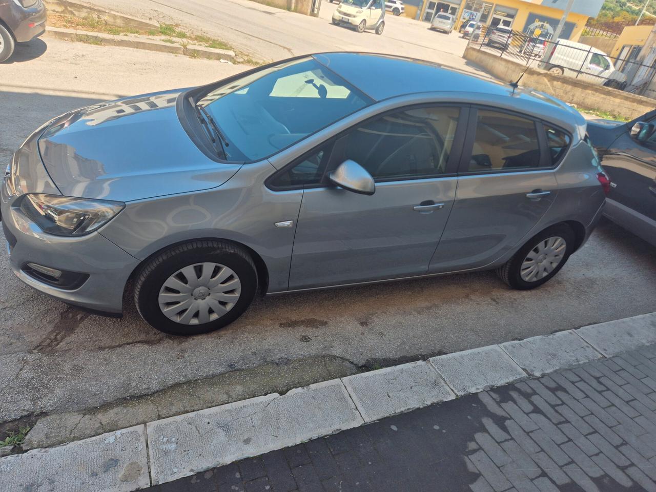 OPEL ASTRA 1.6 CDTI 110 CV BERLINA ANNO 2015 KM CERTIF