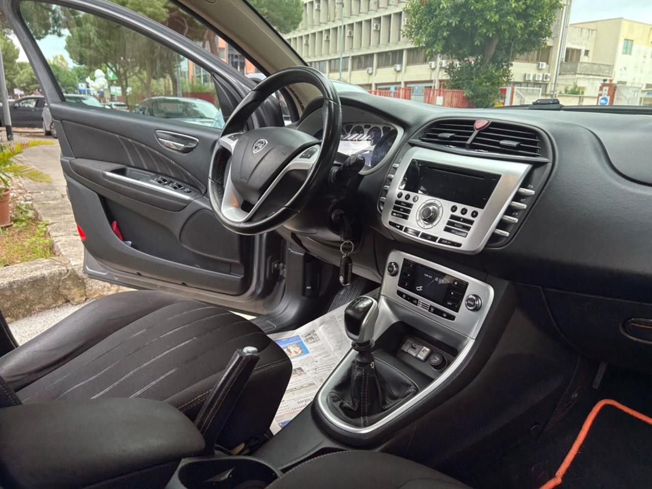 Lancia Delta 1.6 MJT Platino Parcheggio Automatico