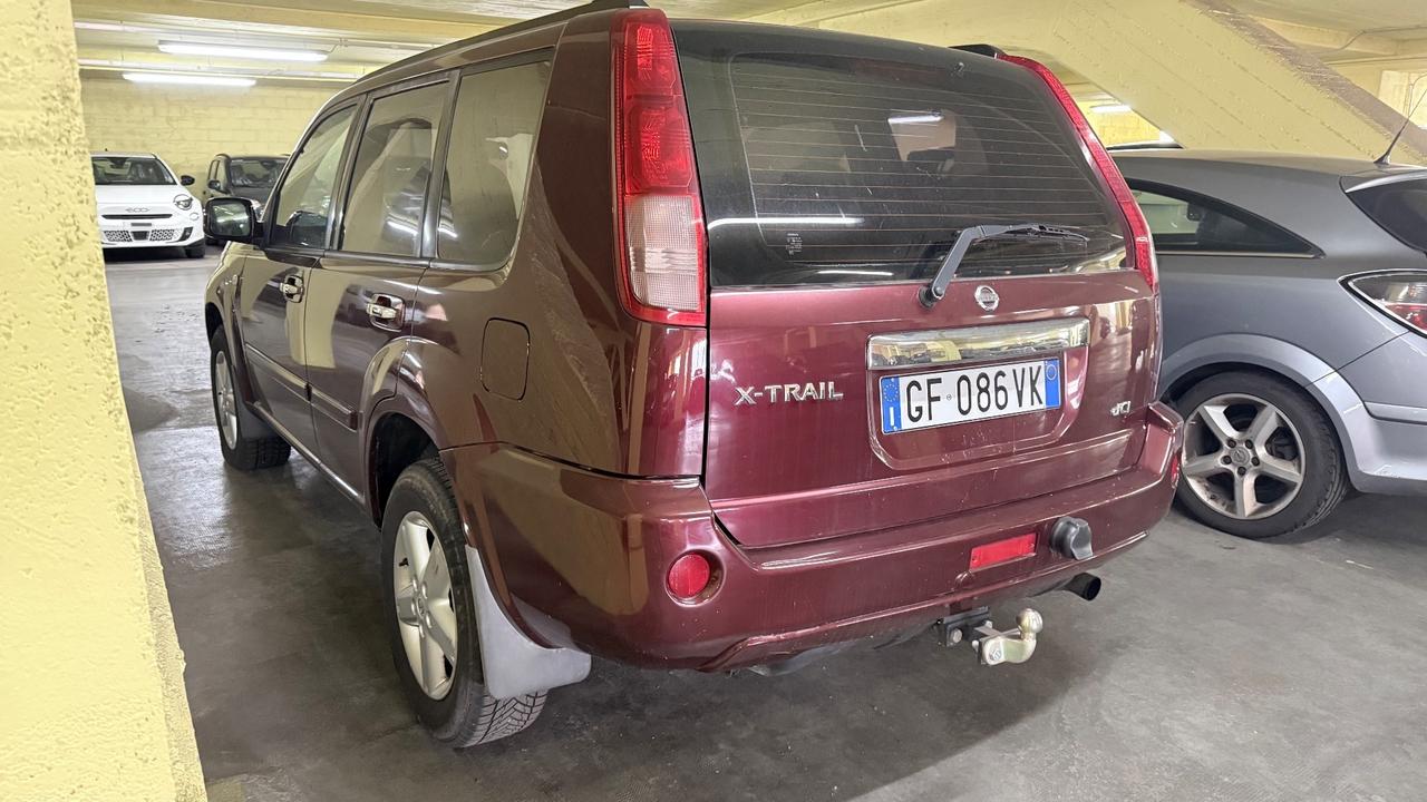 Nissan X-Trail 2.2 dCi Elegance Columbia GUIDA A DX