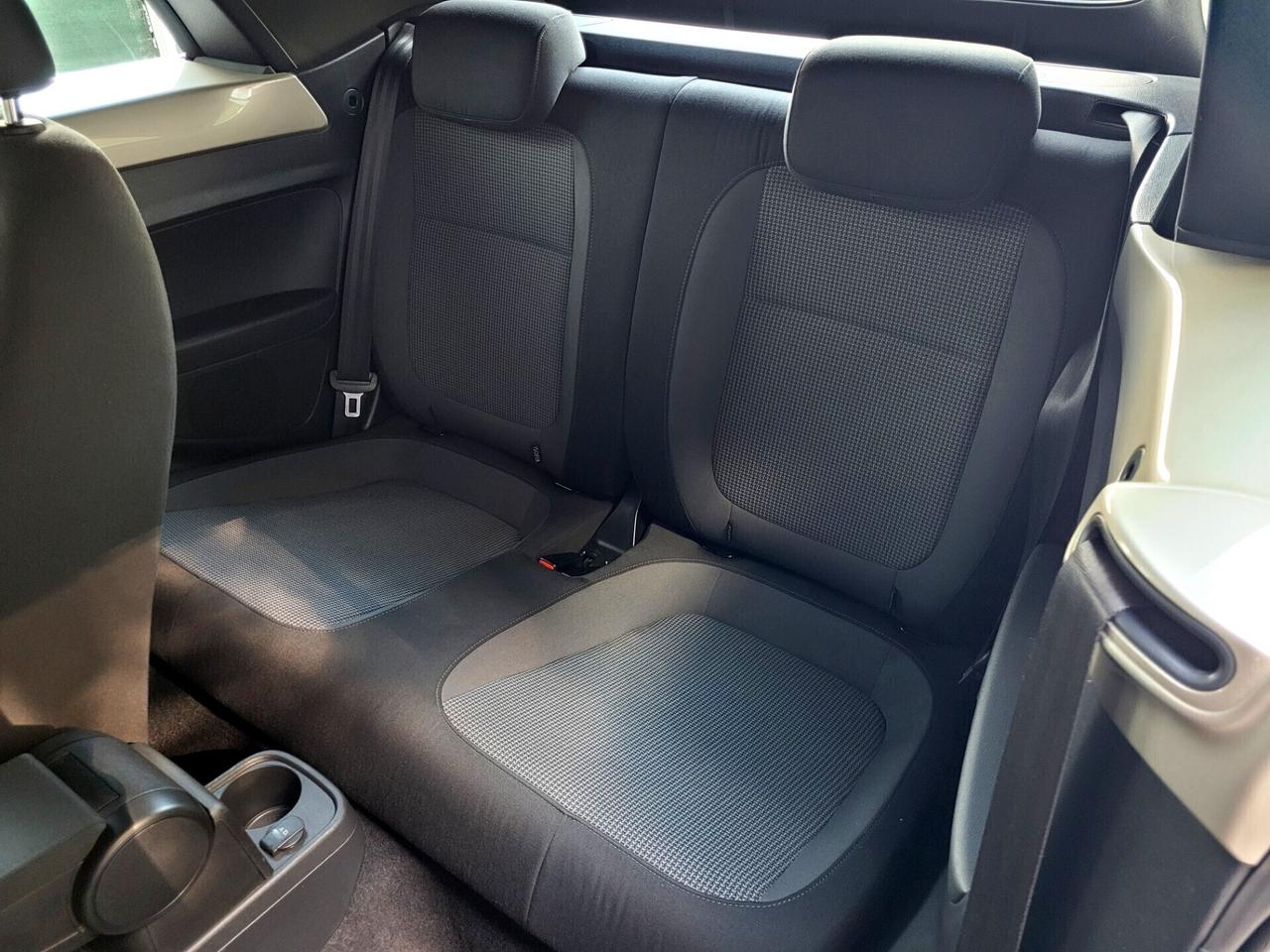 Volkswagen Maggiolino CABRIO 2.0 tdi FULL-LED APPLE CARPLAY+ANDROID AUTO