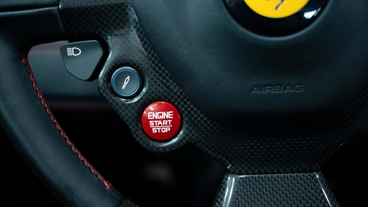 Ferrari 488 GTB 3.9 DCT FULL CARBON CARBOCERAMIC DISPLAY SEDIL