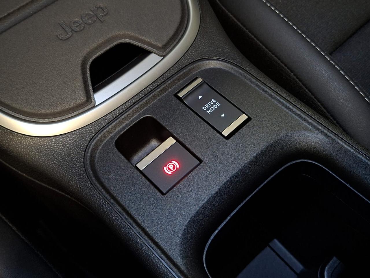 Jeep Avenger 1.2 Turbo mhev e-Hybrid Summit eDCT6 Km.0