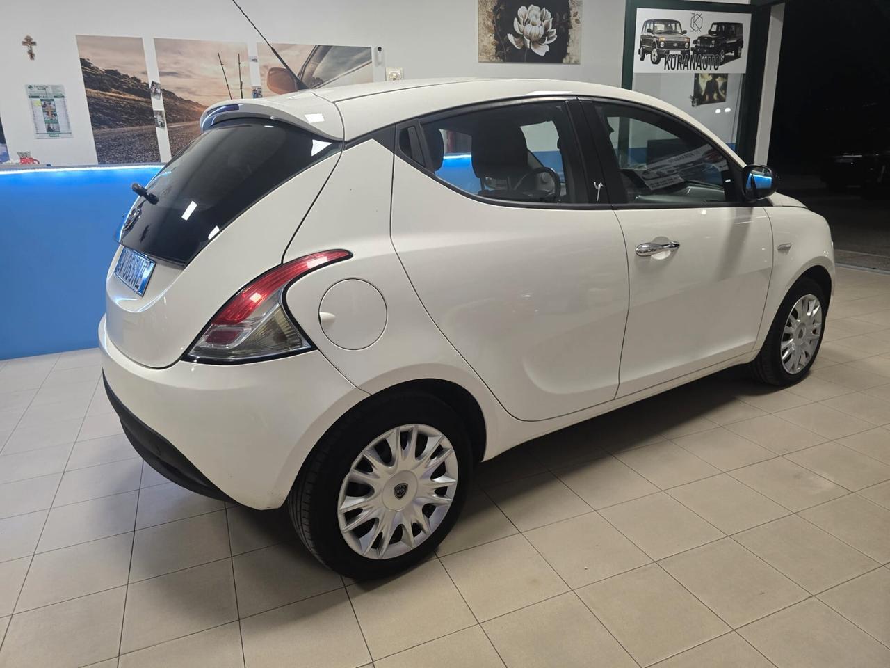 Lancia Ypsilon 1.2 69 CV 5 porte Platinum