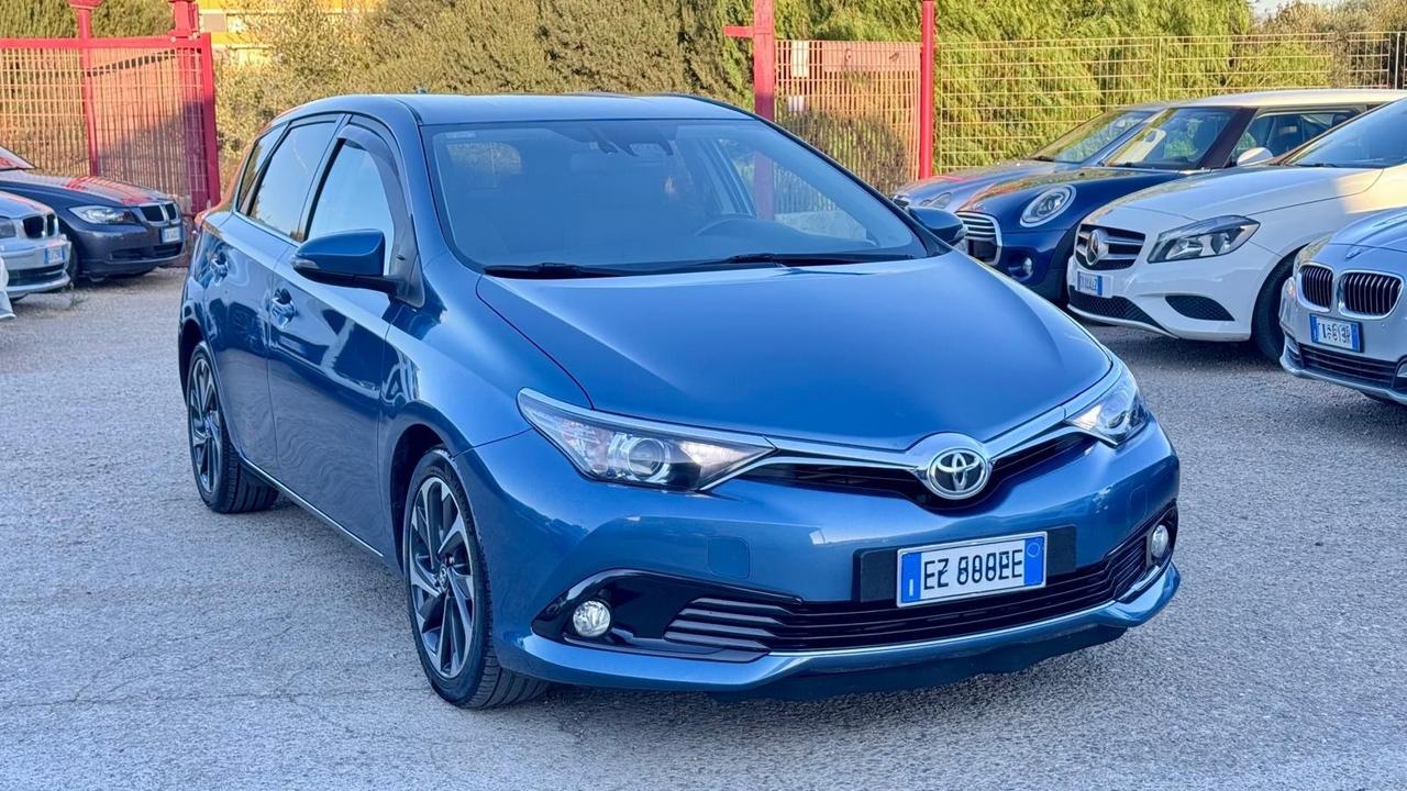 Toyota Auris 1.6 D-4D Lounge