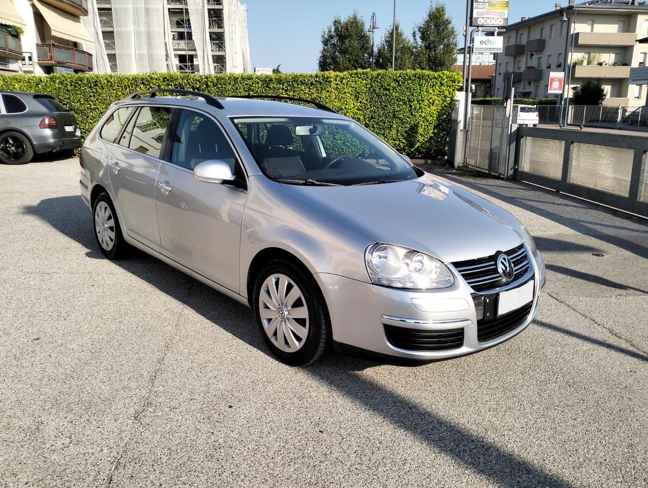 Volkswagen Golf Var. 1.6 Comfortline