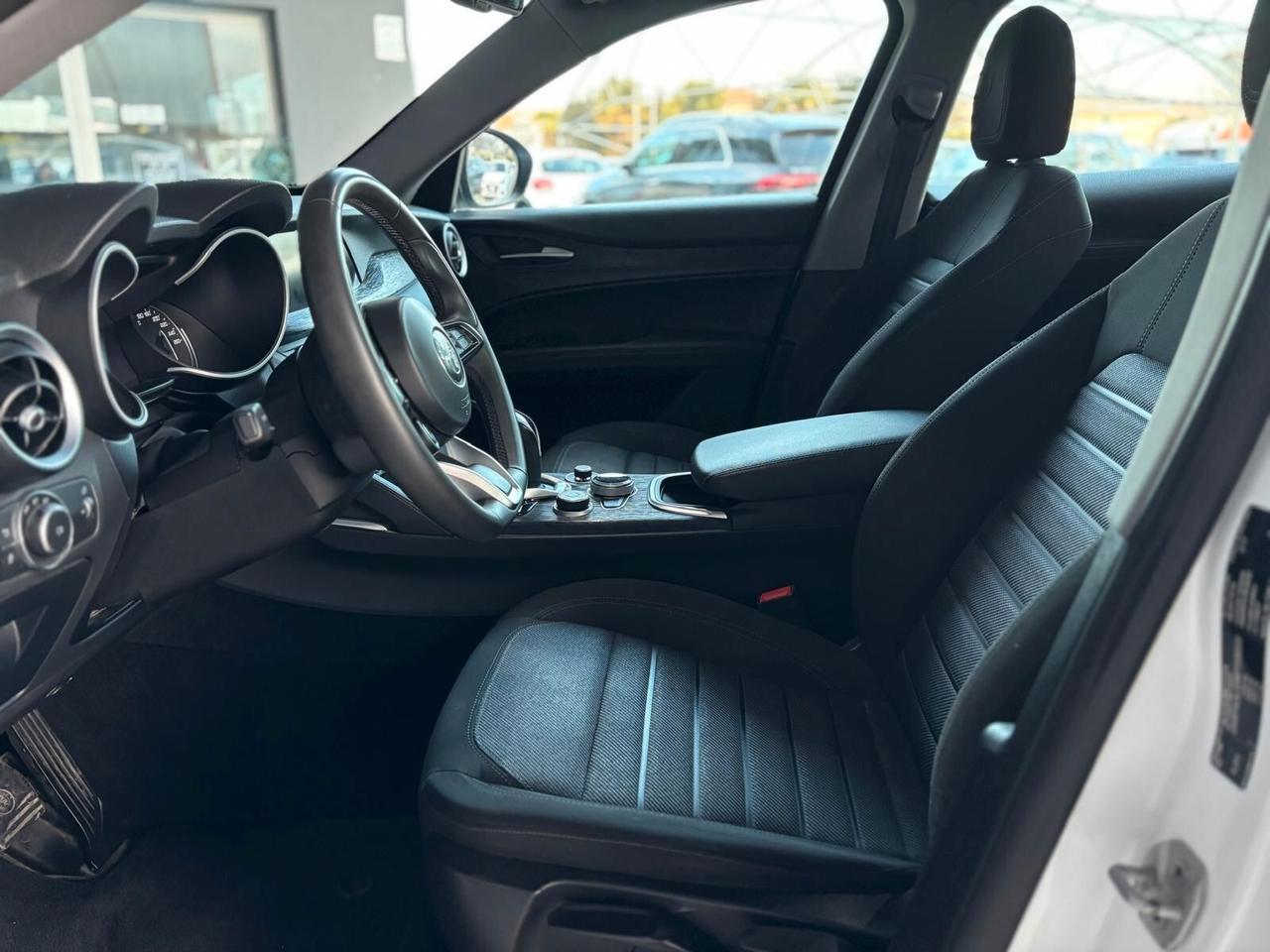 Alfa Romeo Stelvio 2.2 Turbodiesel 160 CV AT8 RWD Business