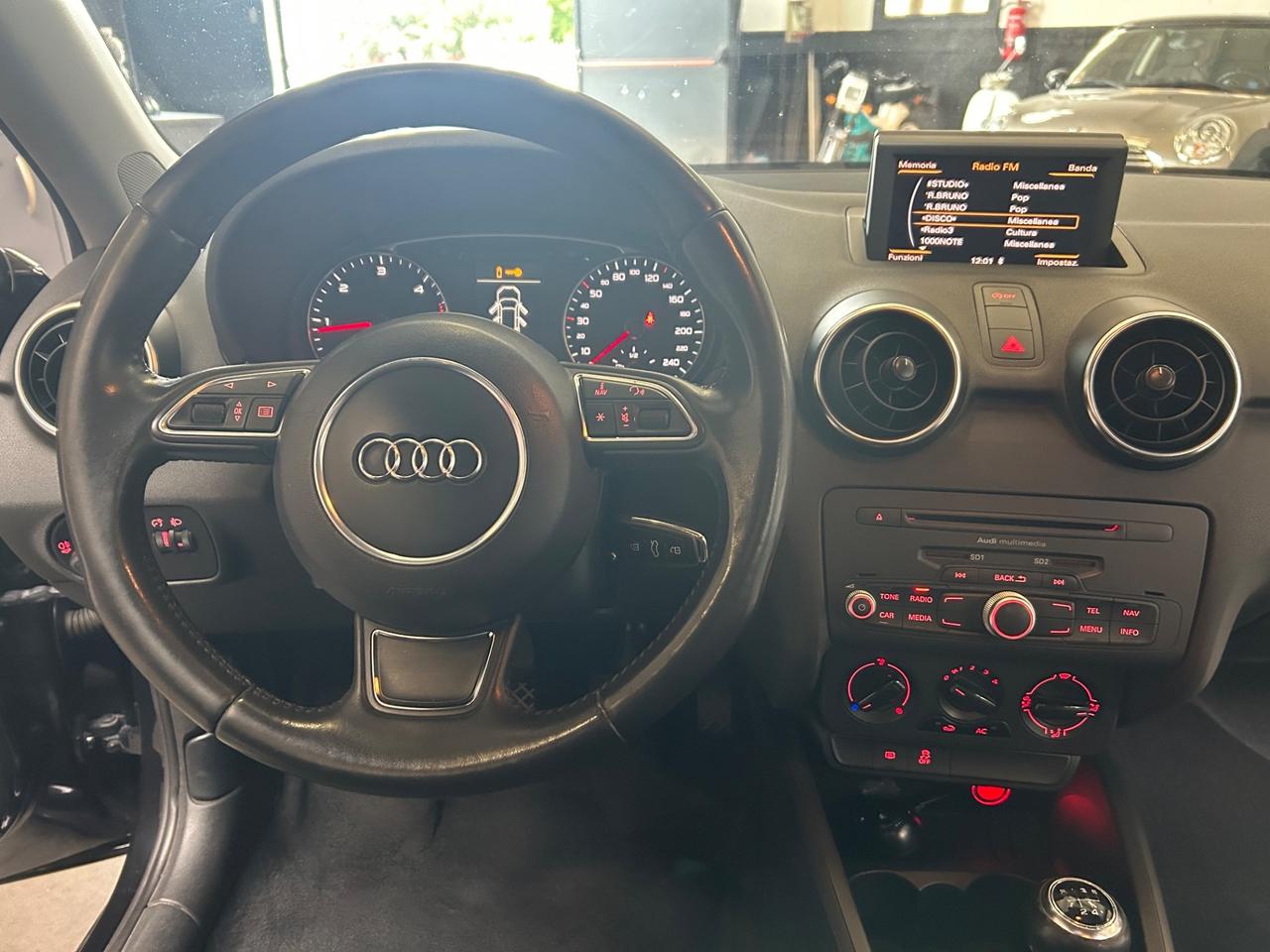 Audi A1 SPB 1.6 TDI 90cv Attraction