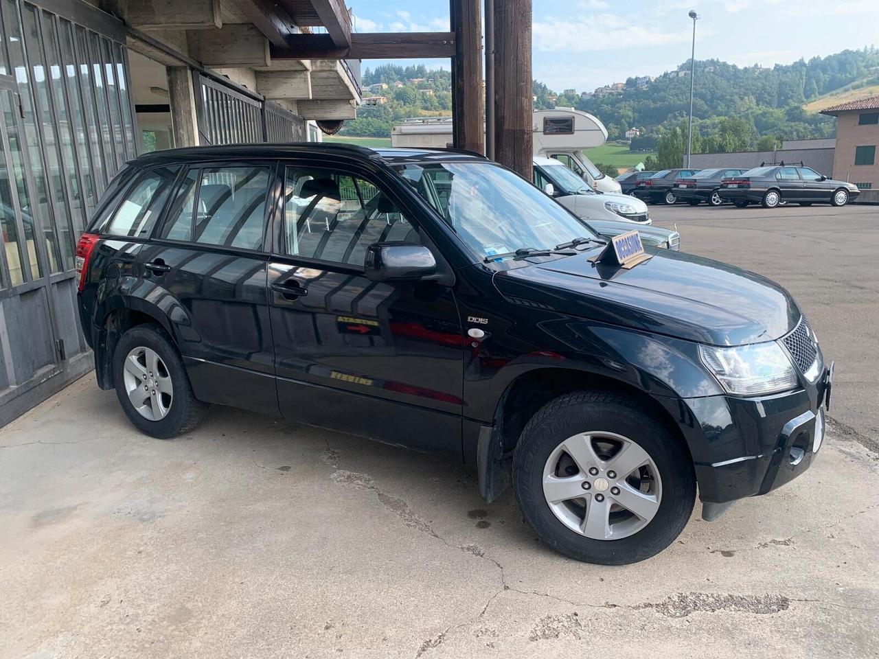 Suzuki Grand Vitara riduttore, gancio, traino-160.000km distrib nuova tagliando generale carrello auto 14.5 q 2 assi