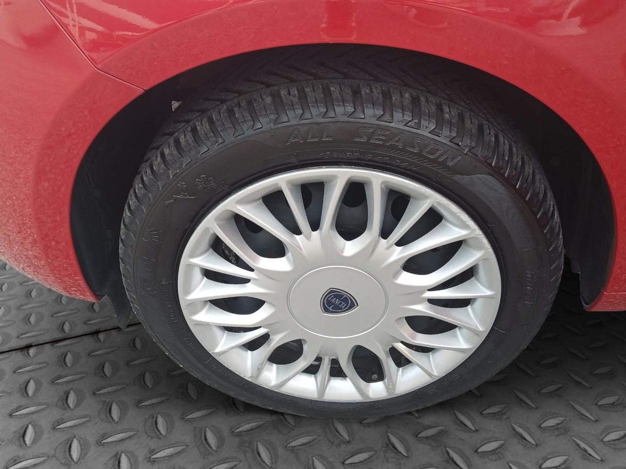 Lancia Ypsilon 5 Porte Ypsilon 1.2 Silver 69cv