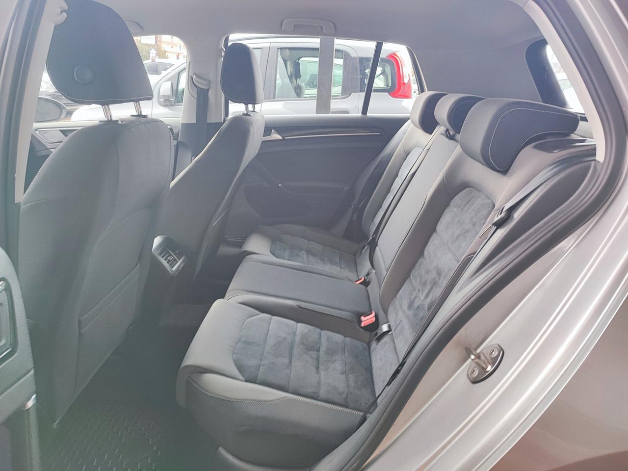 Volkswagen Golf 1.6 TDI 5p. Highline BlueMotion Technology