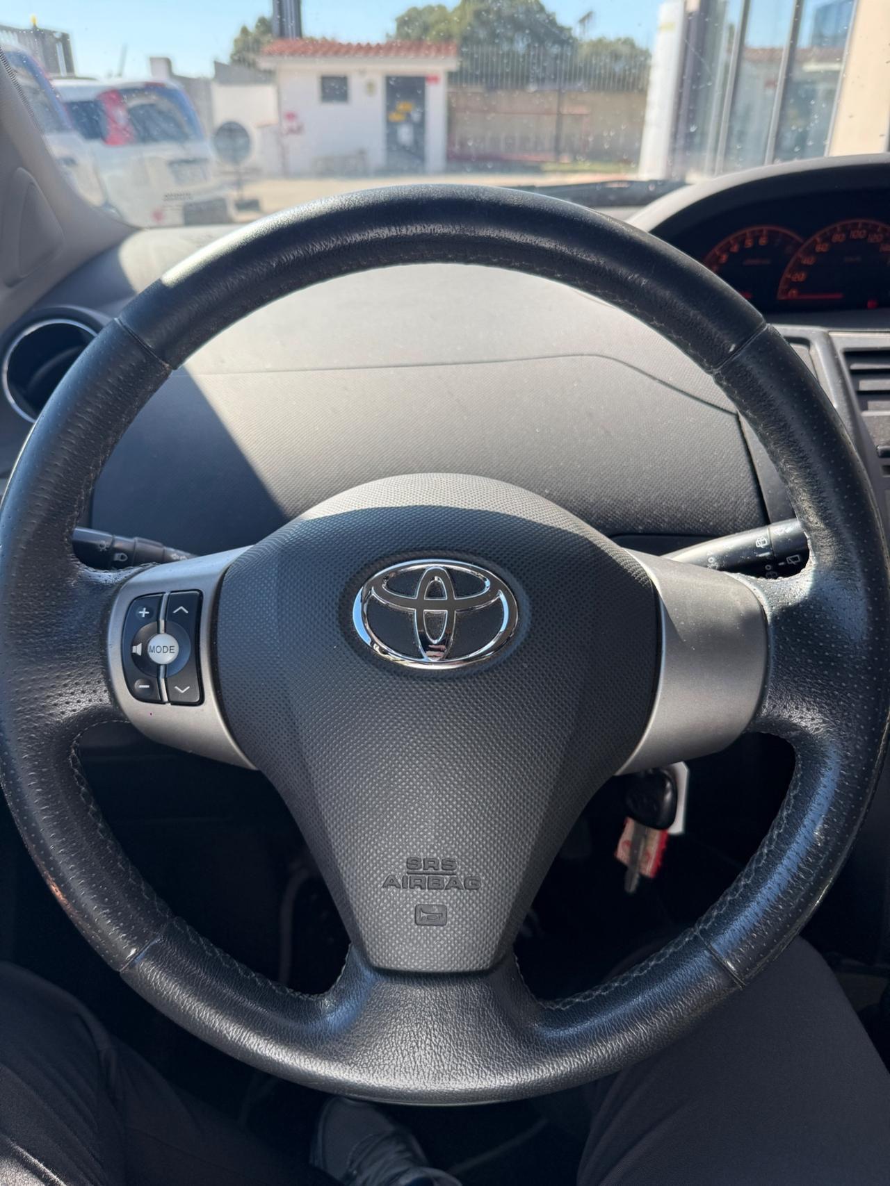 Toyota Yaris 1.3 5 porte Sol LEGGI BENE