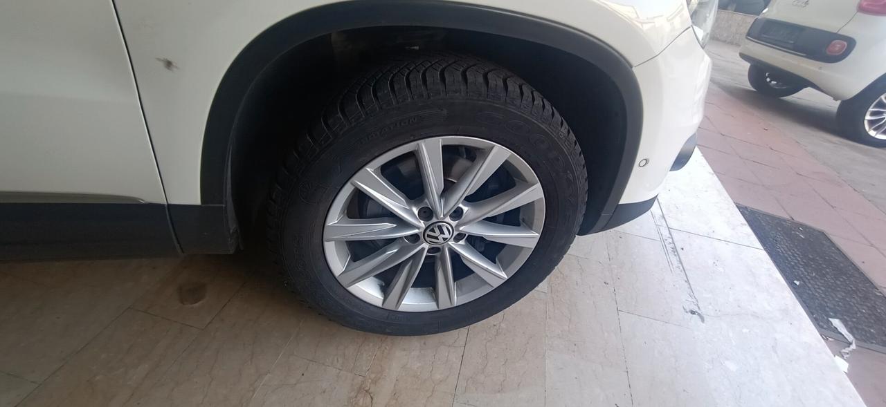 Volkswagen Tiguan 2.0 TDI 140 - 2015 140 CV Sport & Style BlueMotion Technology