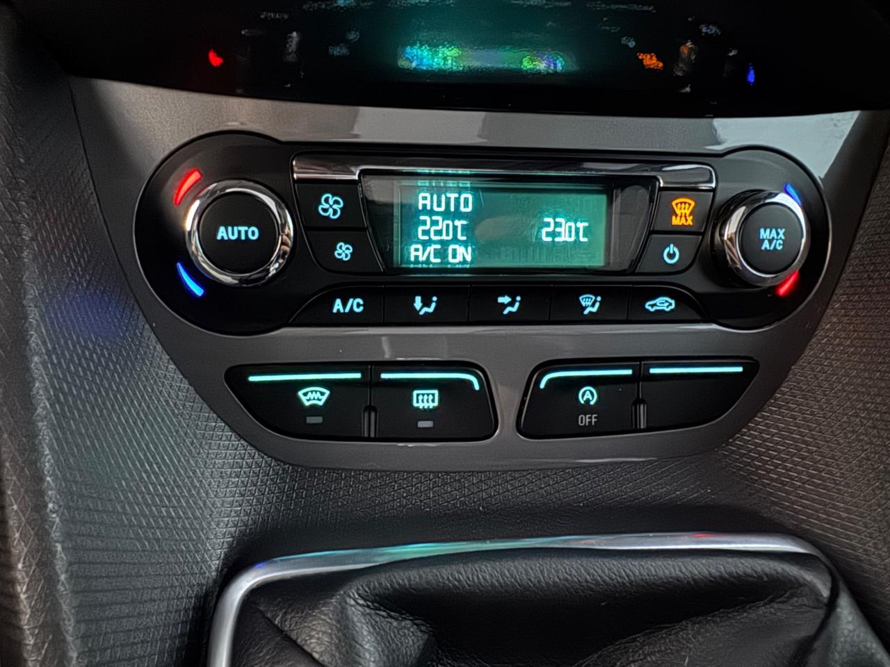 Ford Tourneo Connect 1.5 TDCi 120 CV Titanium