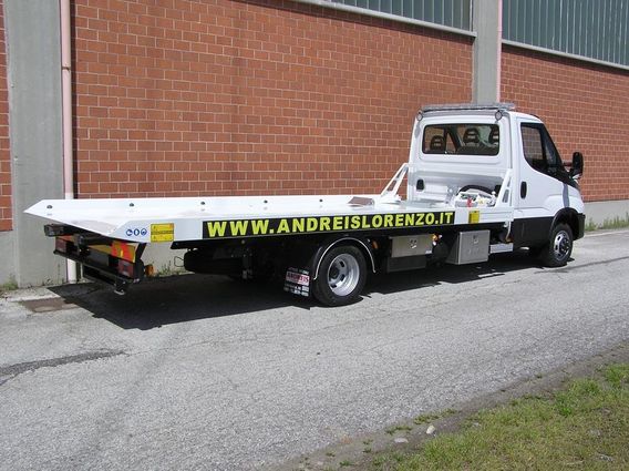 Carro attrezzi IVECO DAILY 35C18H anno 2022