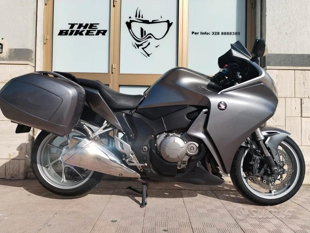 Honda VFR 1200 F V4 173 cv