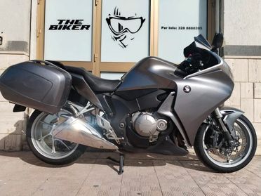 Honda VFR 1200 F V4 173 cv