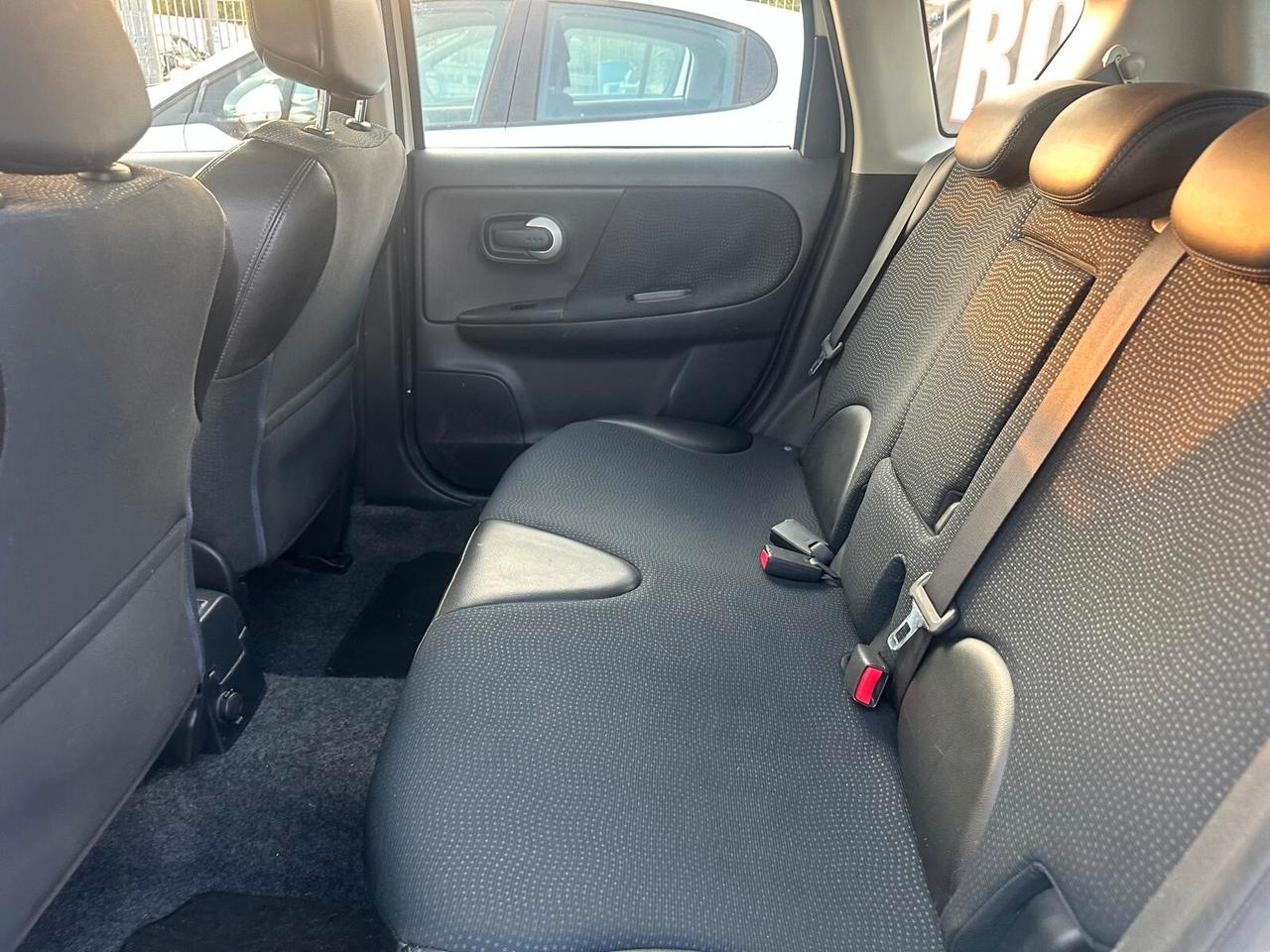 Nissan Note 1.4 16V Tekna-03/2013