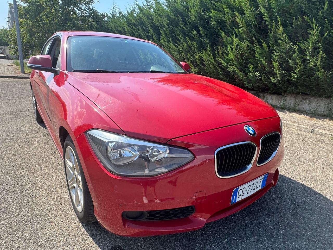 Bmw 114 114i 3p. Unique
