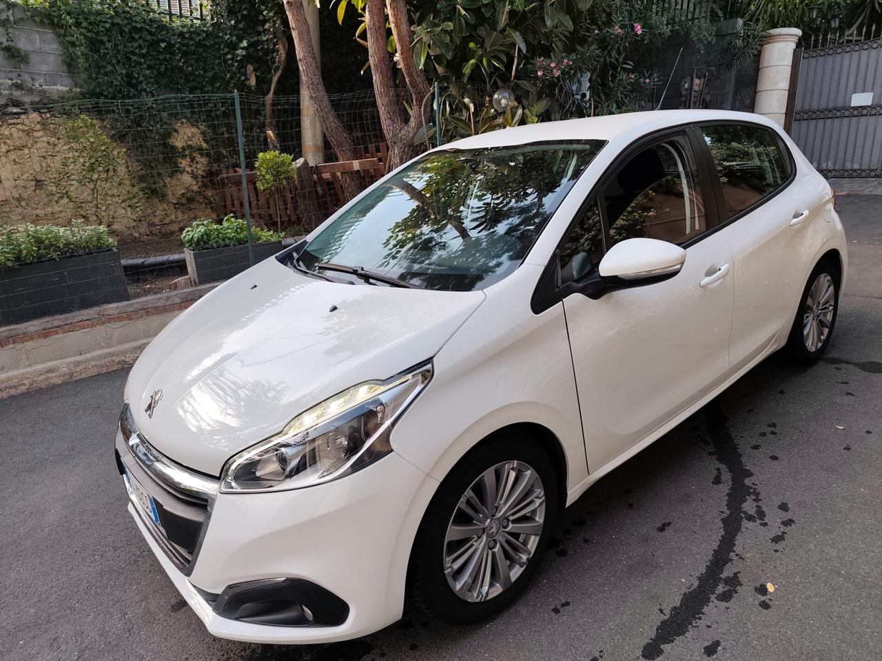 Peugeot 208 1.6 hdi Autocarro 4 posti 2016