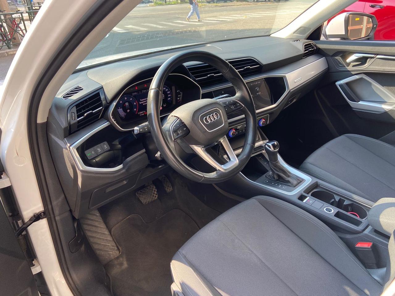 Audi Q3 Business Advanced 2.0 35 TDI #11442