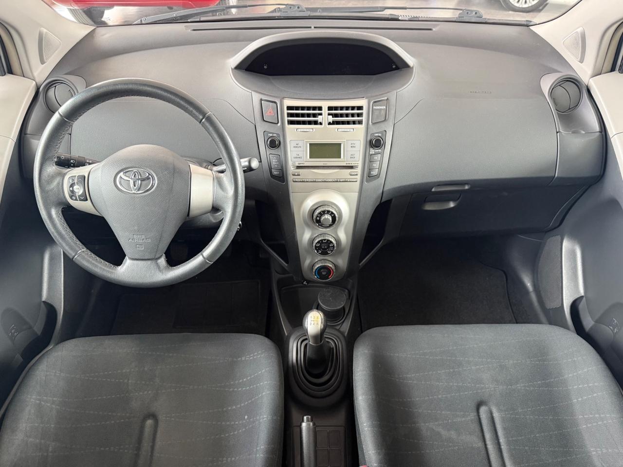 Toyota Yaris 1.0 5 porte Sol ok neopatentati