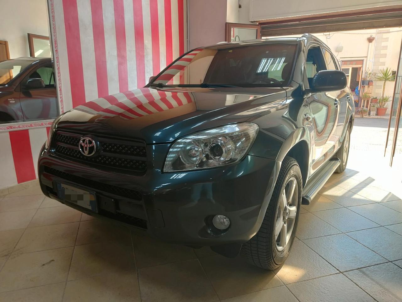 Toyota RAV 4 RAV4 2.2 D-4D 136 CV Luxury