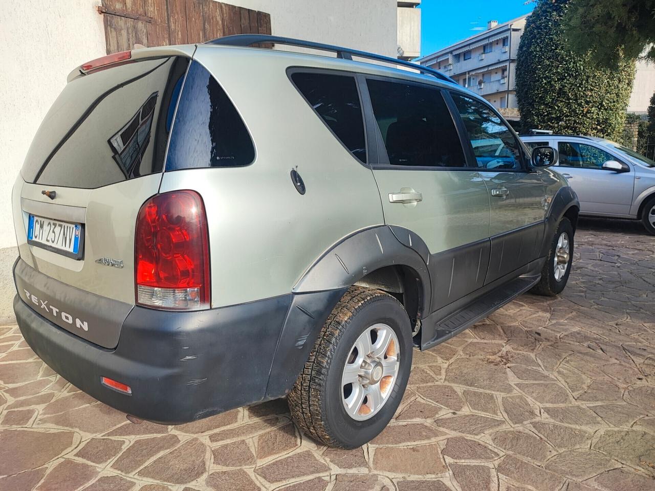 Ssangyong REXTON 4x4 ridotte automatico neopatentati