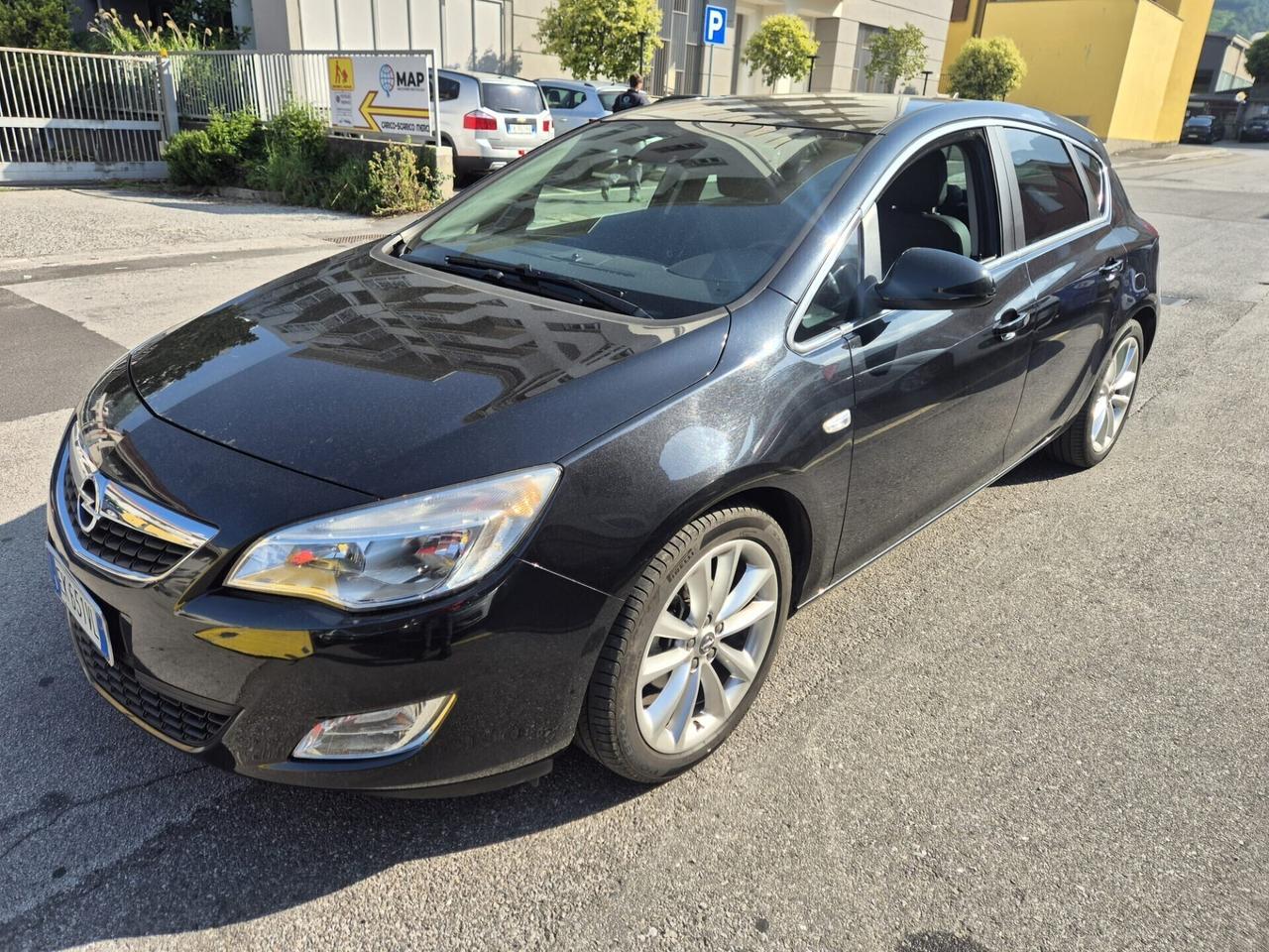 Opel Astra 1.4 Turbo Cosmo 140CV 5 porte PER COMME