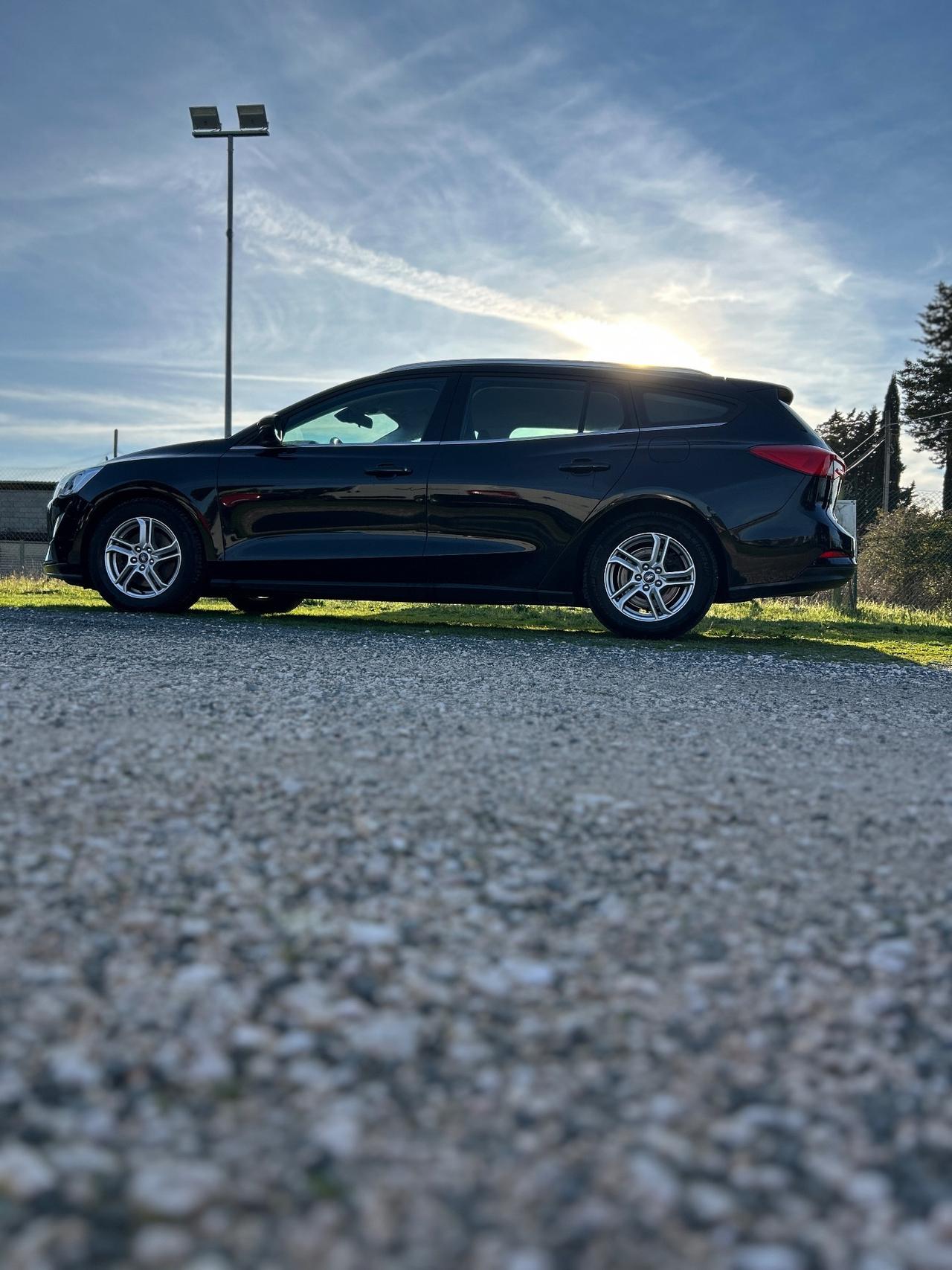 Ford Focus 1.5 TDCi 120 CV*NAVI*UNIPRO*