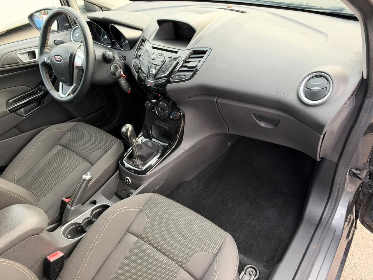 Ford Fiesta 1.4 5 porte Bz.- GPL NO FINANZIAMENTO