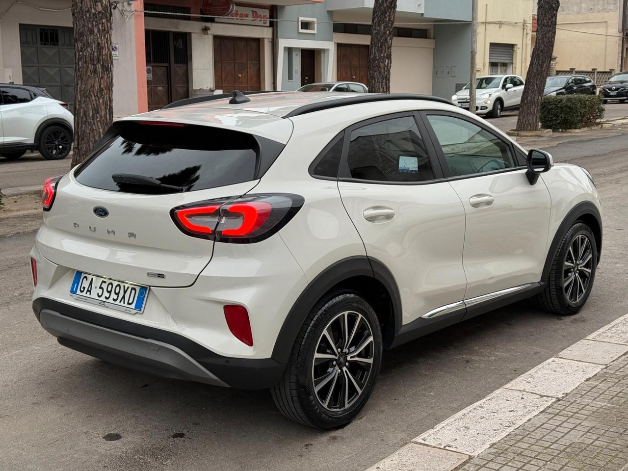 Ford Puma 1.0 EcoBoost Hybrid LED NAVI Titanium