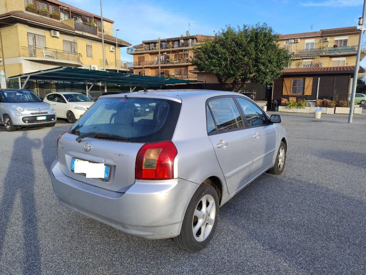 TOYOTA Corolla 1.4 16V 5 porte