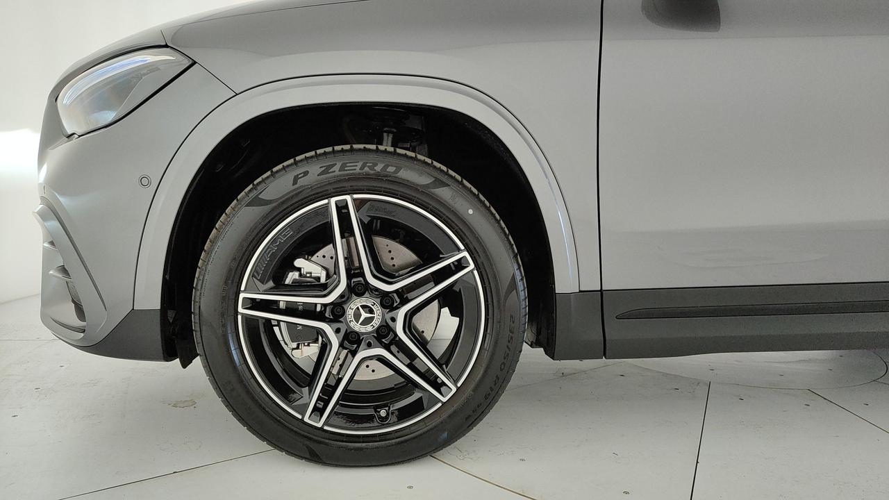 Mercedes-Benz GLA-H247 2023 - GLA 250 e phev AMG Line Premium auto