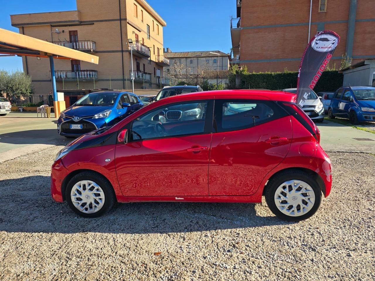 Toyota Aygo Connect 1.0 VVT-i 72 CV 5 porte x-clusiv