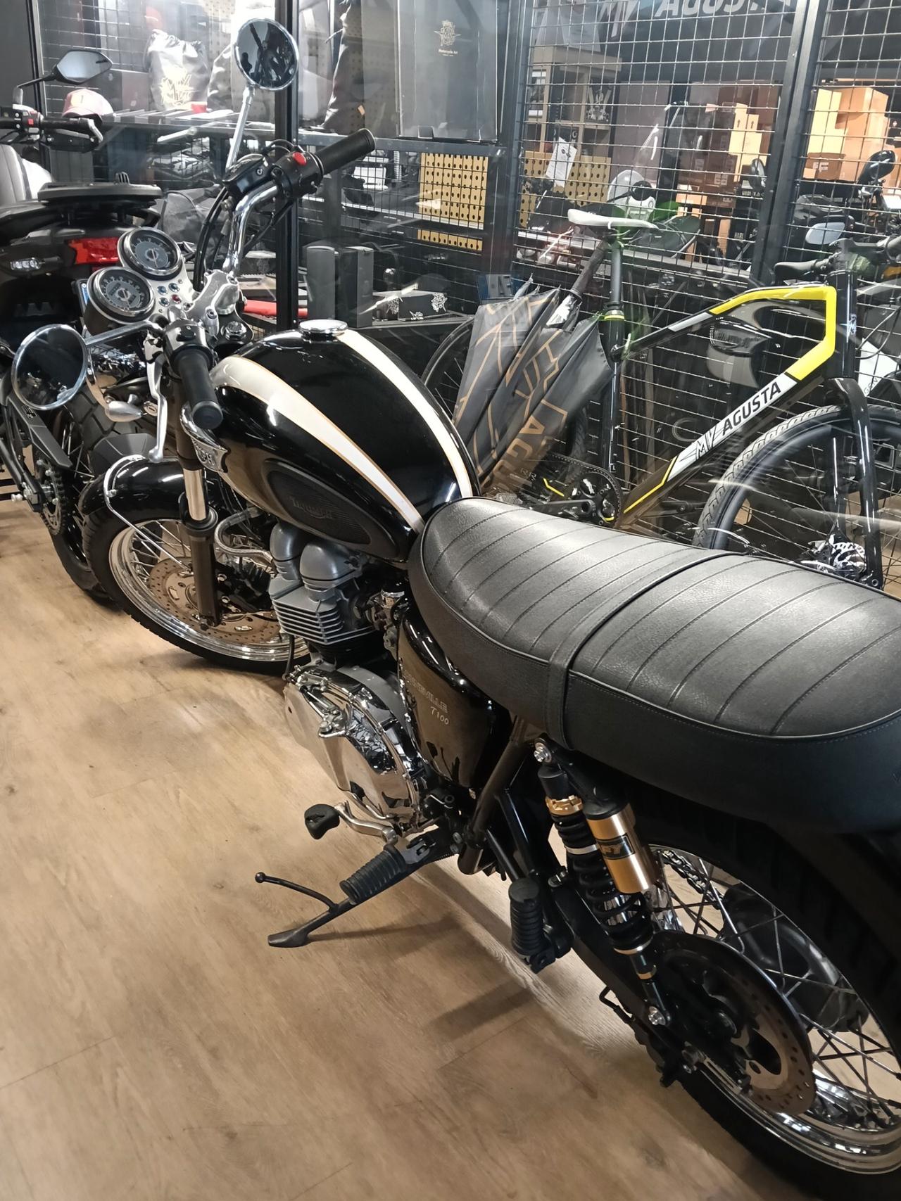 Triumph Bonneville T100 - 2004
