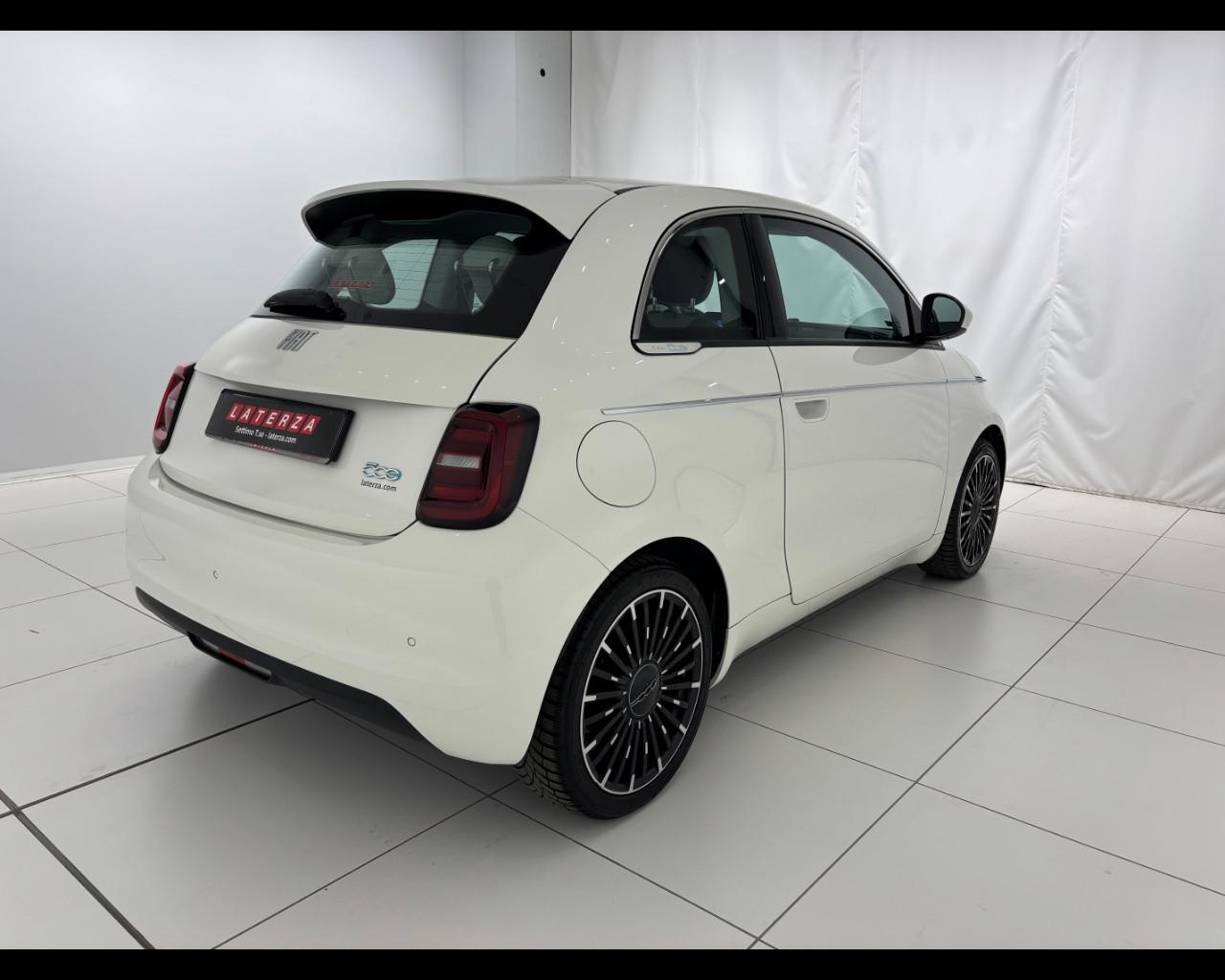 FIAT 500e 42 kWh La Prima by Bocelli
