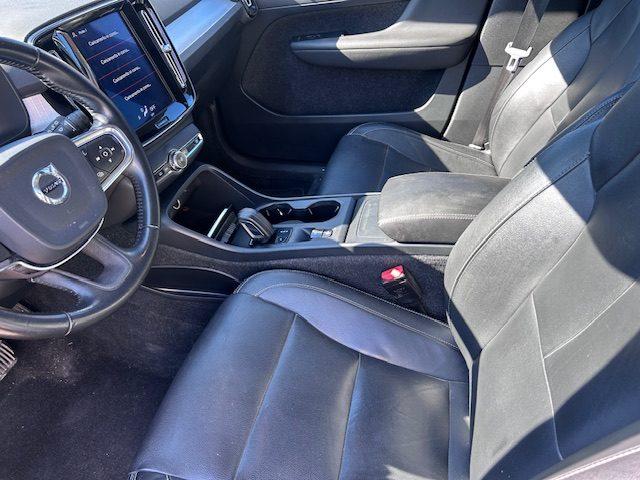 VOLVO XC40 D4 AWD Geartronic Momentum