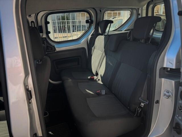 Dacia Dokker 1.5 dCi 8V 90CV Start&Stop Serie Speciale Lauréate Family