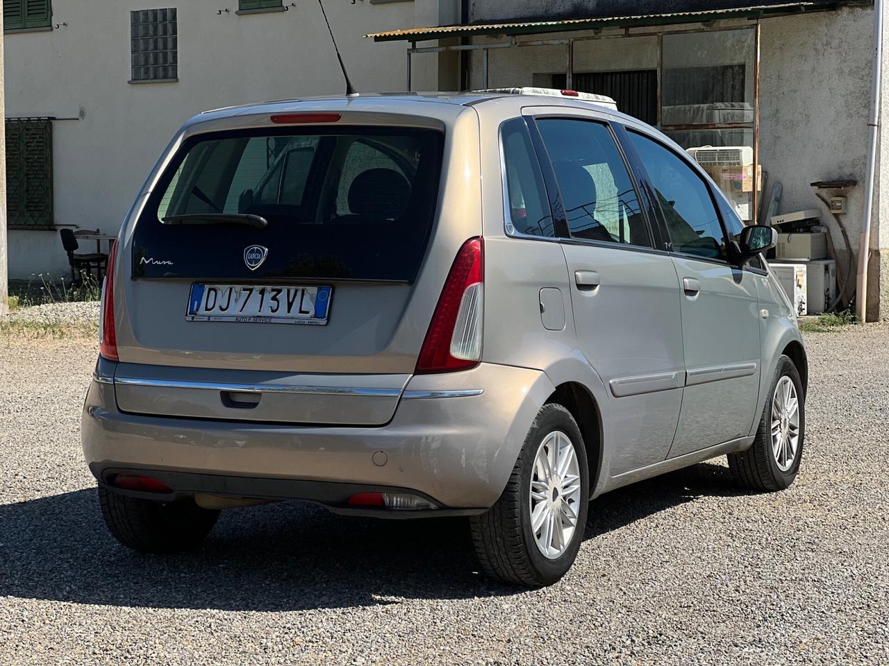 Lancia MUSA 1.4 16V Poltrona Frau
