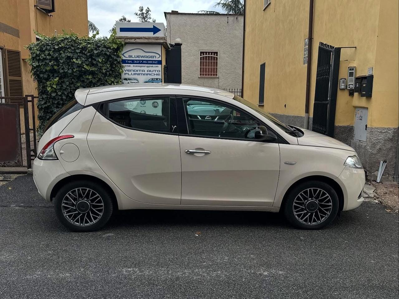Lancia Ypsilon 1.2 69 CV 5 porte Gold FINANZIABILE